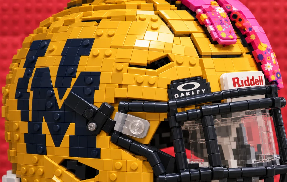 Casco de Pumas CU en bloques de construcción